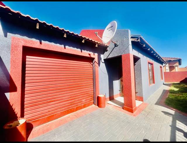 2 BEDROOM HOUSE FOR SALE IN VANDERBIJLPARK CE 4
